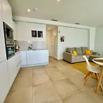 Luxury Campana Bay 아파트 피네스트라트