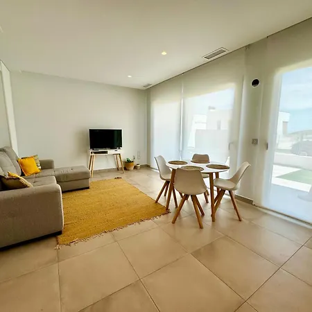 Luxury Campana Bay アパート フィネストラット